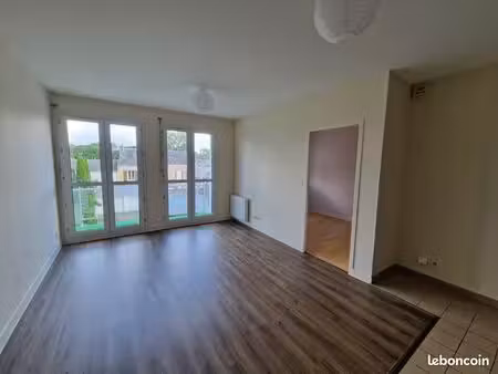 t3 avec balcon dans résidence récente