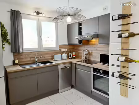 t3 63m² meublé+++/résidence calme/garage/balcon/eau froide inclus