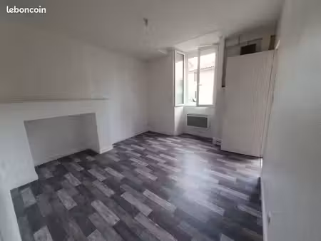 maisoon de ville 55m2 centre montemboeuf