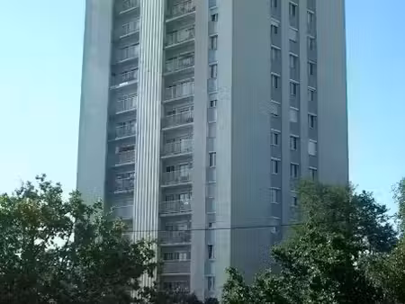 location appartement 4 pièces 73 m² à lorient (56100)  741 €
