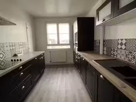location appartement 3 pièces 65.4 m² à harfleur (76700)  720 €