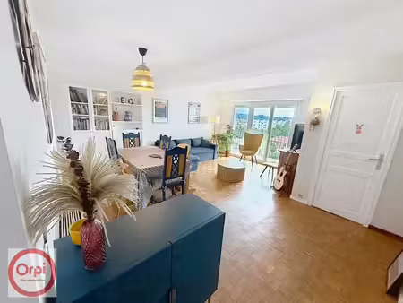 location meublée appartement 5 pièces 82 m² à pau (64000)  930 €