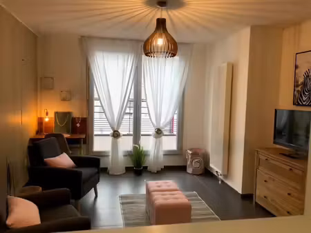 location meublée appartement 2 pièces 40 m² à amiens (80000)  780 €