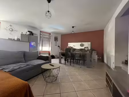 location appartement 4 pièces 72 m² à pezenas (34120)  755 €