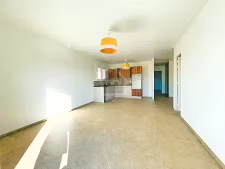 location appartement 3 pièces 65.5 m² à vidauban (83550)  779 €