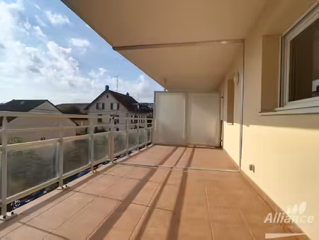 loue f5 dans residence de standing avec terrasse + ascenseur