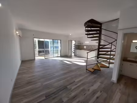 grand t3 rénové duplex saint gilles les bains