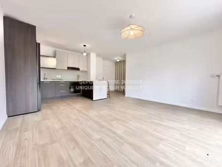 t3 meublé - 523  rue de l'église  77350  le mée-sur-seine  france