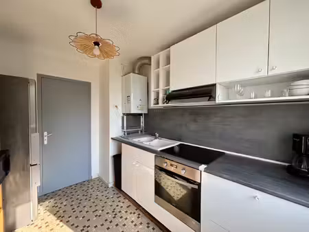 appartement t3 de 68 52m2 meublé - terrasse et stationnement