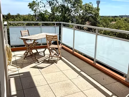 appartement lumineux t4/t5 avec terrasse  garage et parking