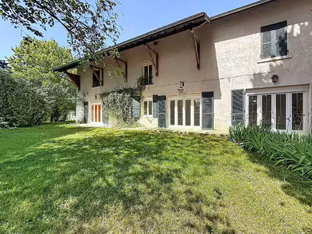 beau corps de ferme rénové à saint jean de niost 190m²  4 chambres  bureau  terrain 1080m²