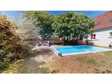 maison avec piscine au coeur de fontenay le vicomte