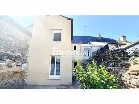 maison à rénover 3 pièces  2 chambres avec garage et beau jardin en centre ville de la flè