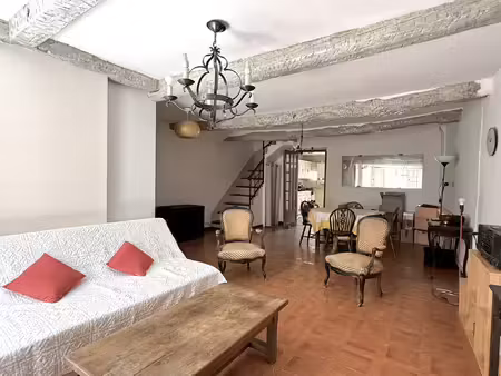 charmante maison à rénover avec terrasse et garage