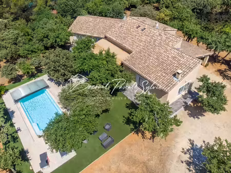 calme absolu - plain-pied avec piscine au coeur de la garrigue