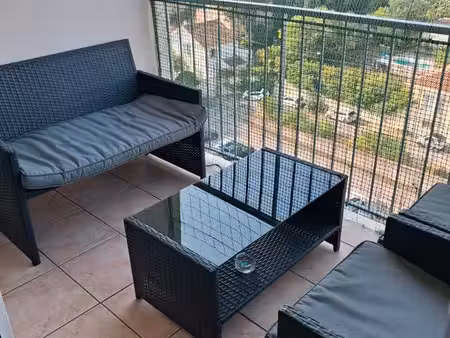 t3 lumineux avec balcon et parking