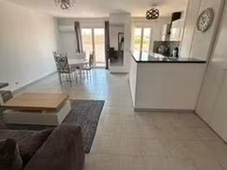 t3 meublé de 65 79m2 avec terrase + box