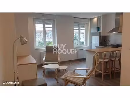 studio 1 pièce 28 m²
