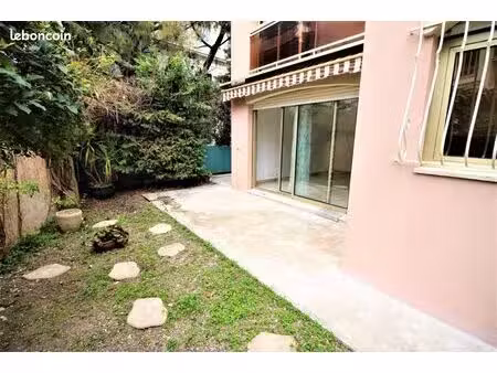 studio 1 pièce 30 m²