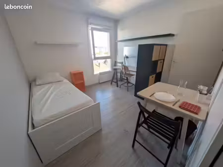 vends studio meublé étudiant charpennes lyon