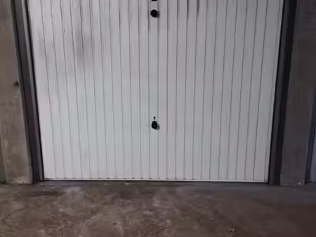 garage/box 15 m² saint genis laval