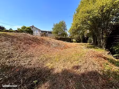 terrain 1 235 m² cours