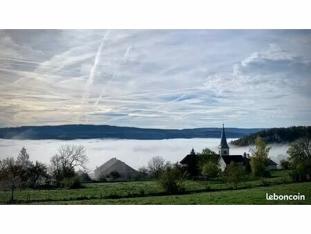 terrain constructible plat de 10 à 15 ares valoreille