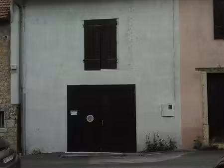 grand garage sur 2 niveaux