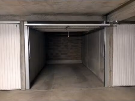 a vendre garage petite hollande