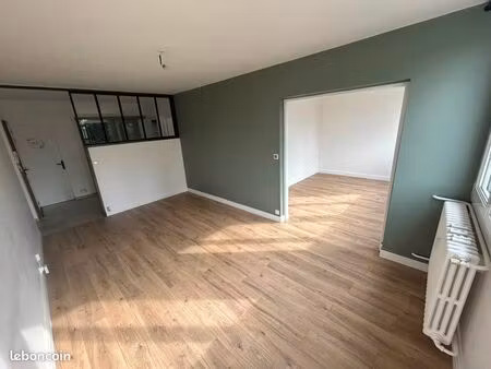 à vendre – t5 lumineux 78 96m² avec balcon  parking sécurisé et garage possible – besançon