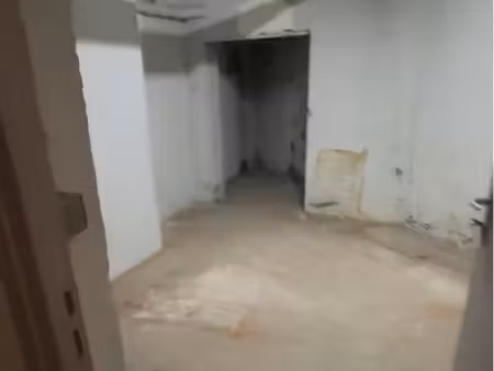 cave de 23 m dans bel immeuble : place du brésil