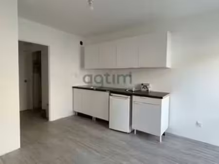 location appartement t1 à la roche-sur-yon (85000) : à louer t1 / 23m² la roche-sur-yon