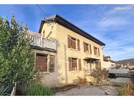 maison 8 pièces 209 m²