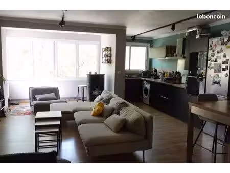 à vendre – duplex de 120 m² avec terrasse en hyper centre de martigues (jonquières)
