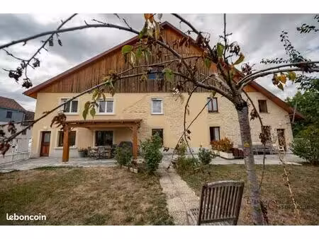 propriété 8 pièces 236 m²