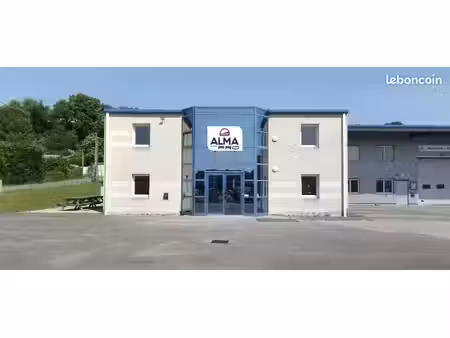 local bureaux 880 m²