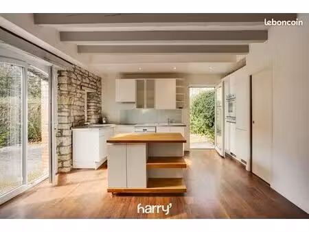 maison 7 pièces 178 m²