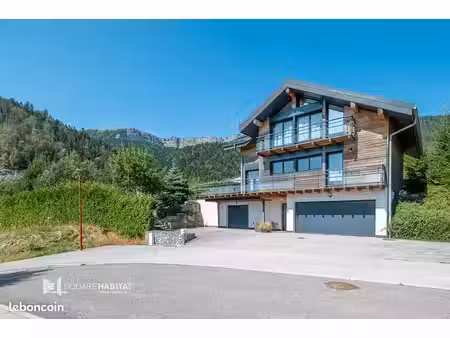 chalet 6 pièces 150 m²