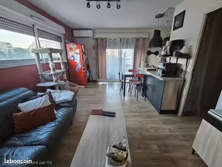 t2 40 m² avec grande terrasse couverte