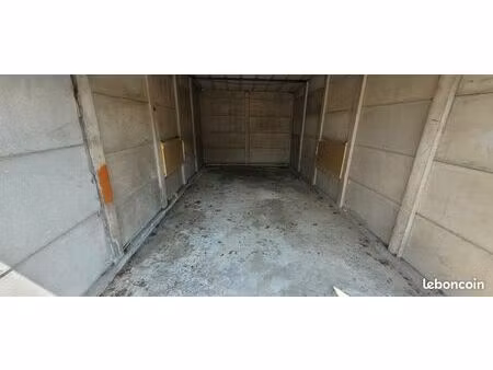 garage arbouans à louer