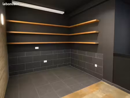 commerce 30 m²