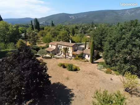 propriété 6 pièces 170 m²
