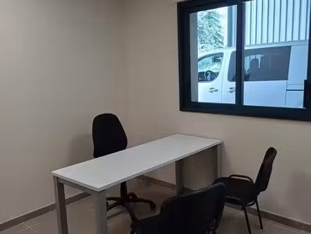 location – bureau privatif de 8 5 m² à mours-saint-eusèbe