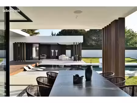 villa 6 pièces 278 m²