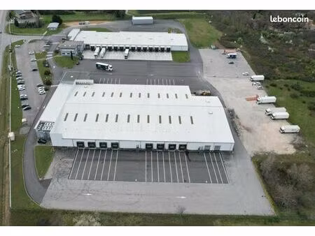 local industriel 4 892 m²