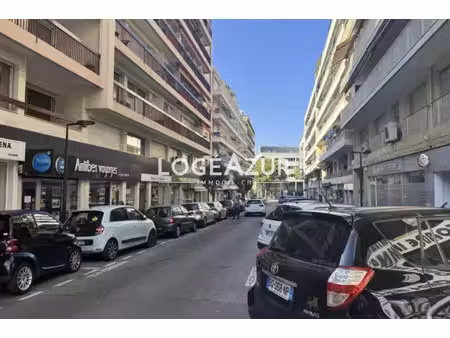 location commerce 2 pièces 29 m² à antibes (06600)
