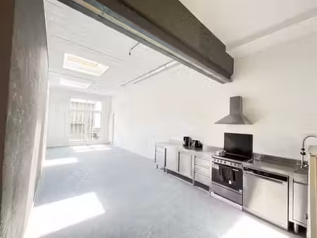 appartement confortable de 2 chambres à coucher avec jardin
