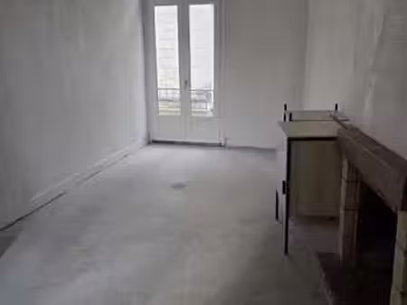 vente immeuble à saumur (49400) : à vendre / 70m² saumur