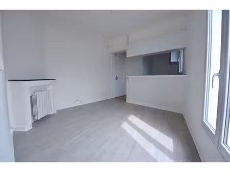 vente appartement 2 pièces  30.60m²  le kremlin