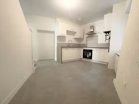 location maison 4 pièces 92.34 m² à bollene (84500)  775 €